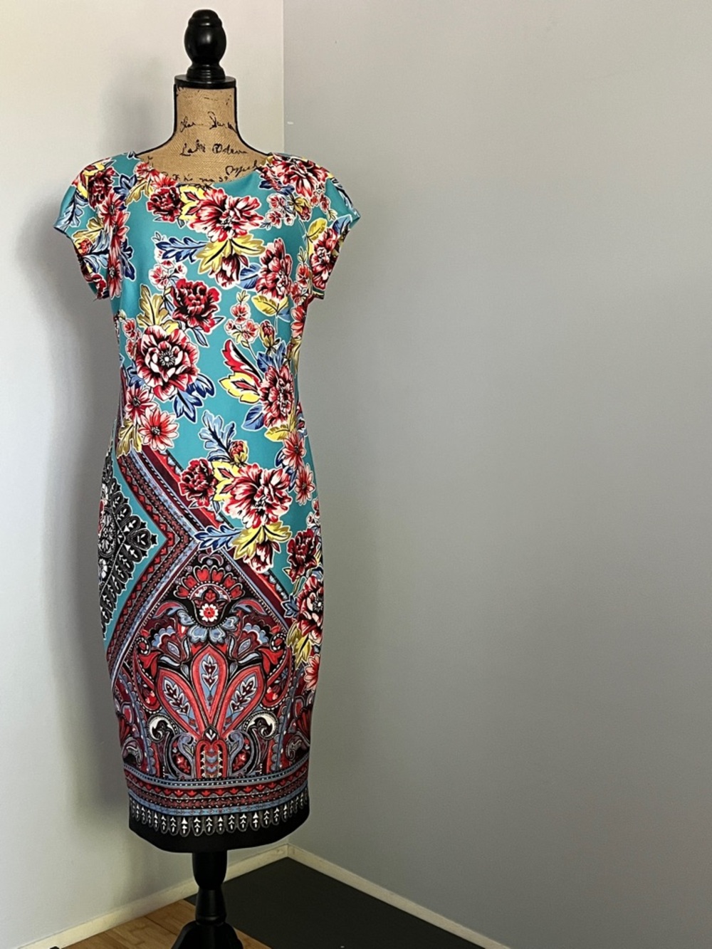 Beige by eci Turquoise Floral Cap-Sleeve Midi Sheath Dress